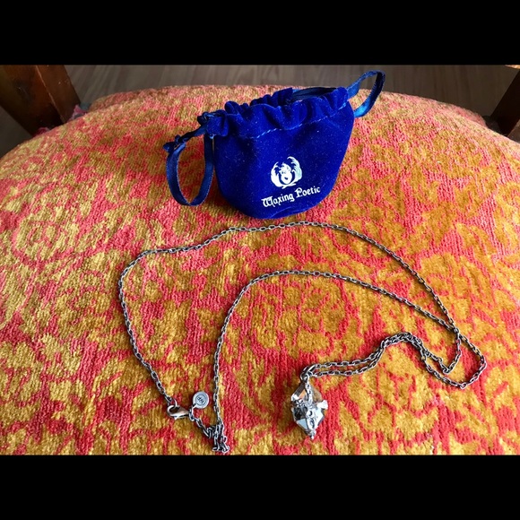 Waxing poetic crystal with cross pendant and chain - Picture 5 of 8